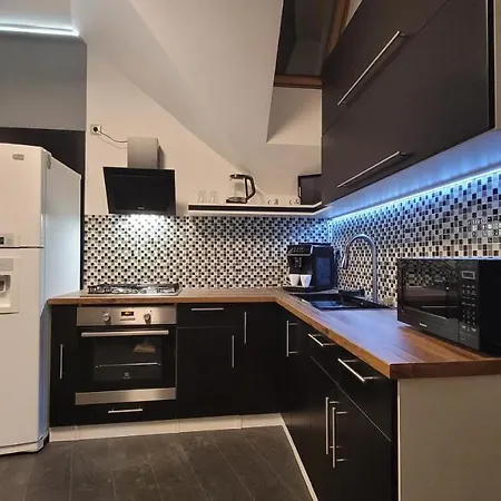 Men'S World Apartment Gyula Exterior photo