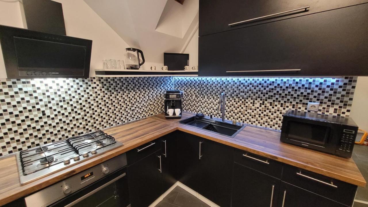 Men's World Apartment