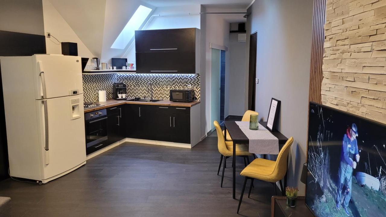 Apartment Men's World