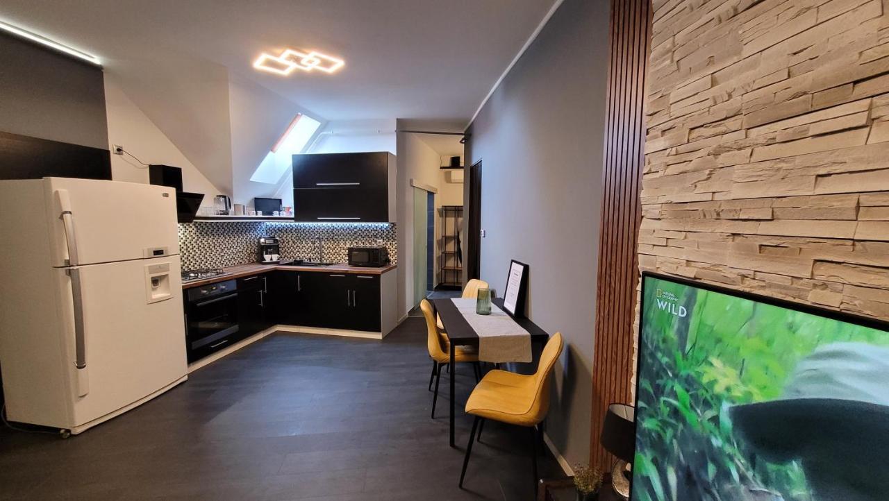 Men's World Apartment *