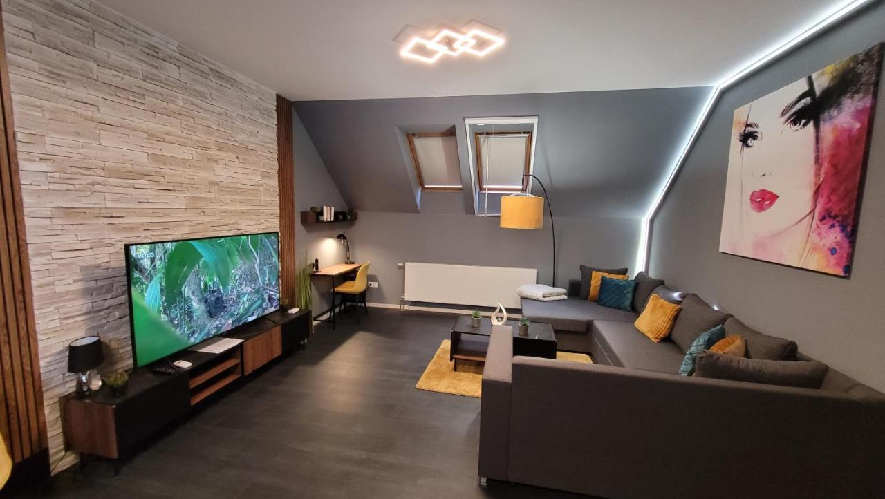 Men's World Apartment
