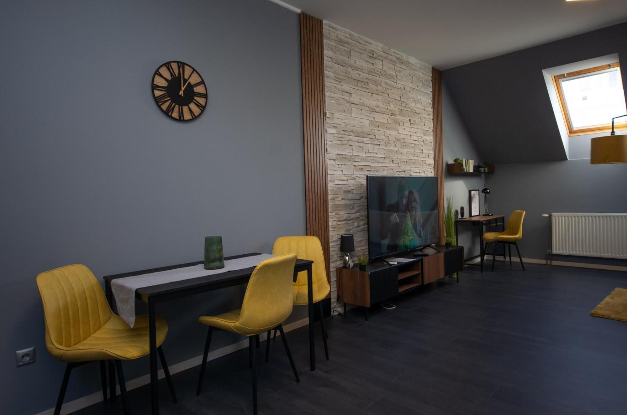 Apartment Men's World